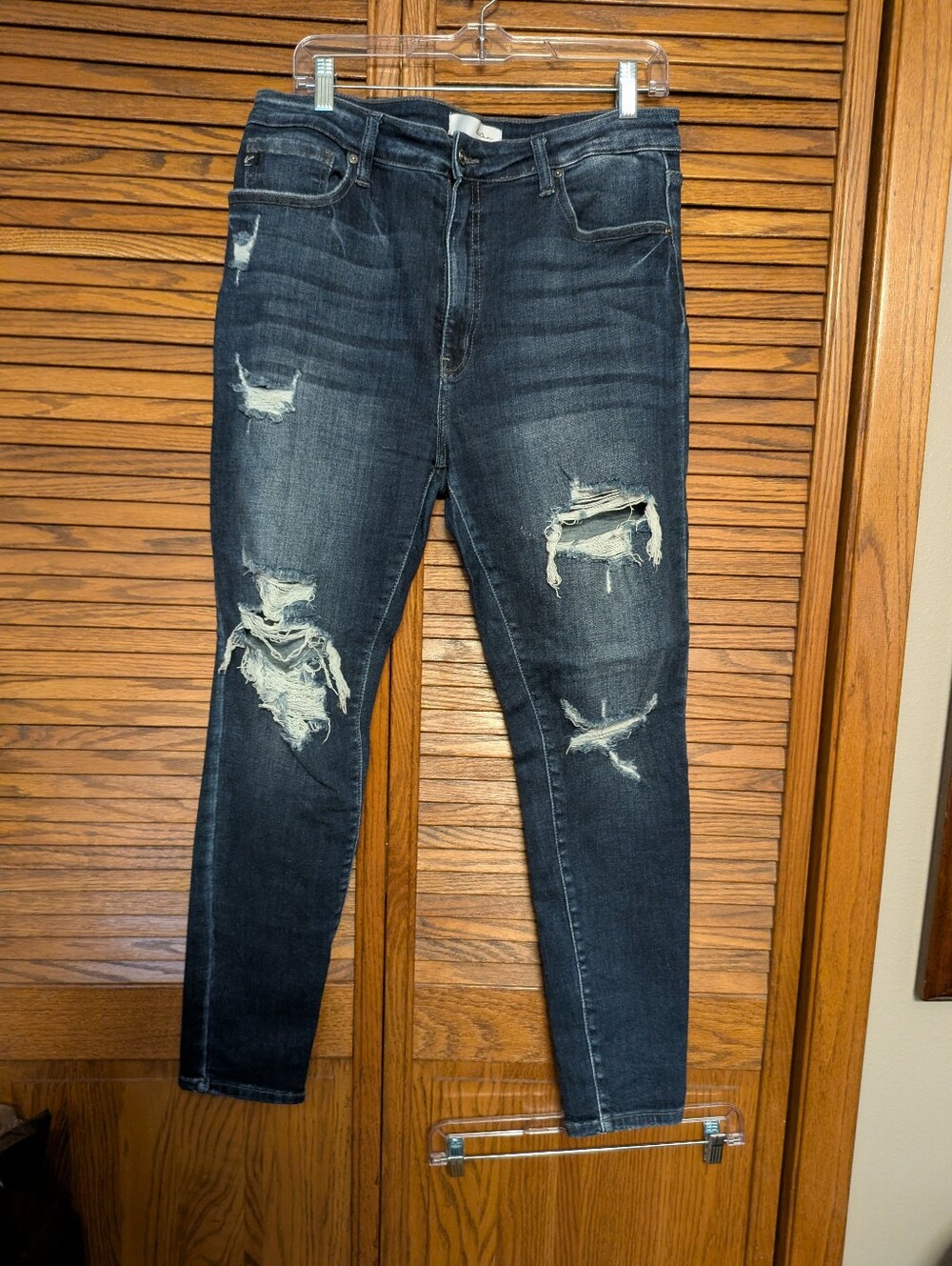 KanCan Women's Dark Wash Distressed Jeans Size 15/31